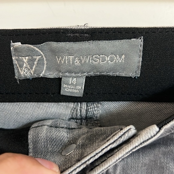 🛍️Wit&Wisdom AbSoultion High Rise Slim Straight Denim 14 NWT Grey tuxedo stripe - Picture 4 of 6